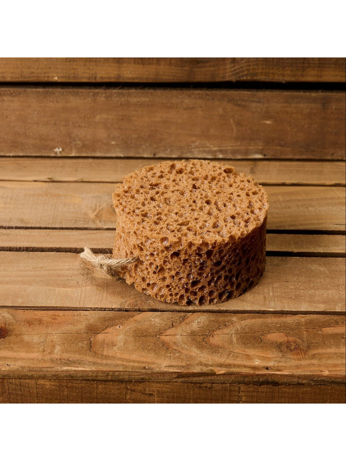 Borstiq Sponge - Round | Traditional sea sponge style | Soft and hard-wearing | Ideal for the face and sensitive areas | For bathing, hot clothing and grooming