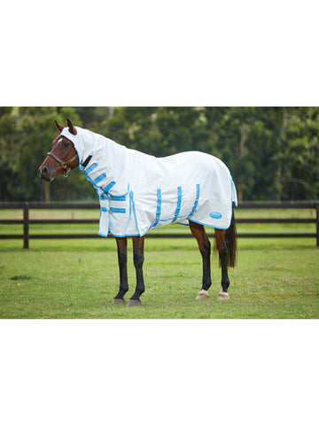 Horse standing in field wearing Weatherbeeta Comfitec Sweetitch fly rug
